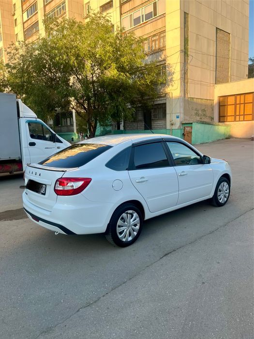 Лада Гранта лифтбэк