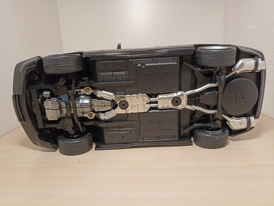 BMW 850i maisto scara 1 18 macheta auto