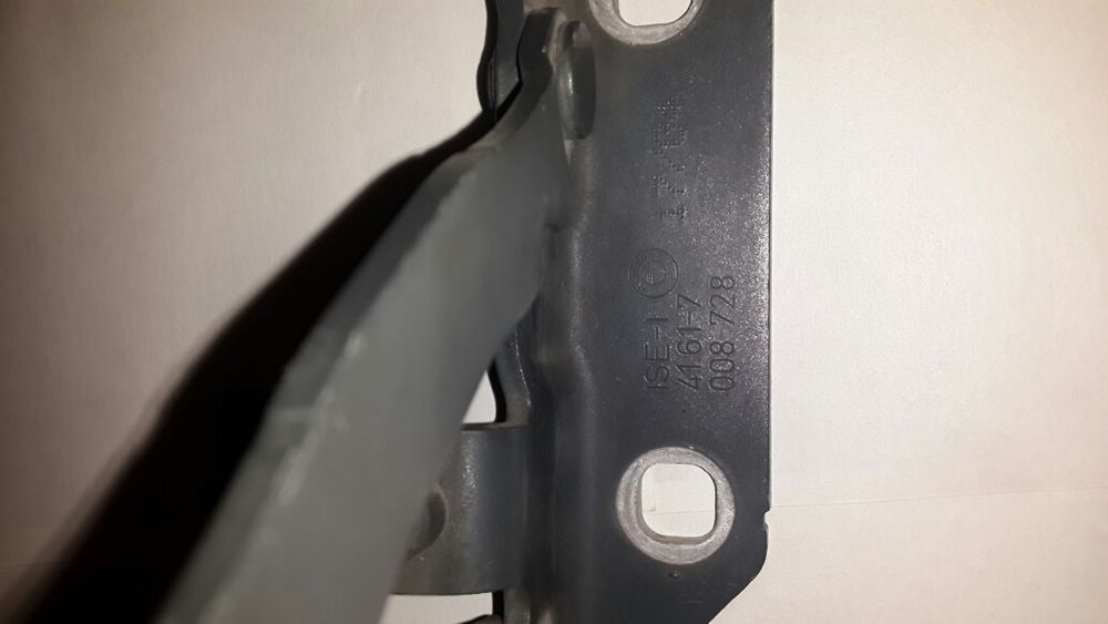 Продам навесы на капот на Bmw e60