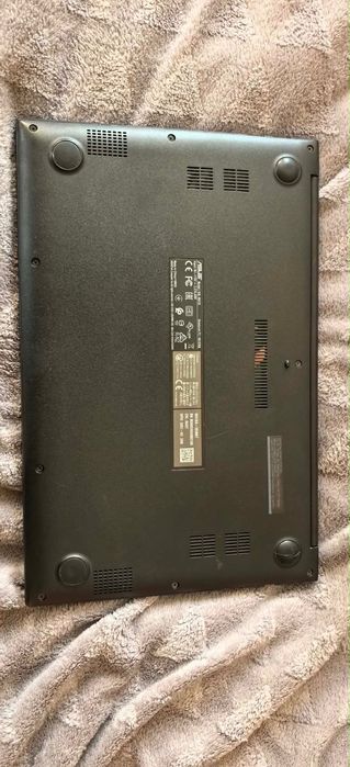 Asus VivaBook 15