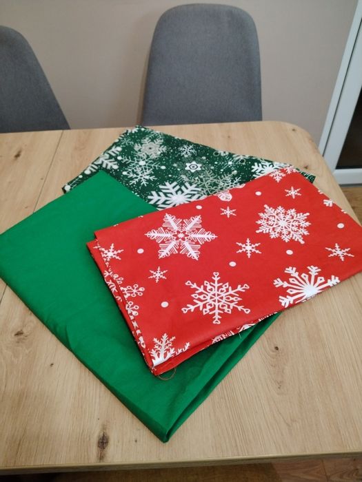 Продавам коледни покривки