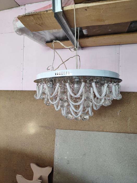 Продам.    Люстру