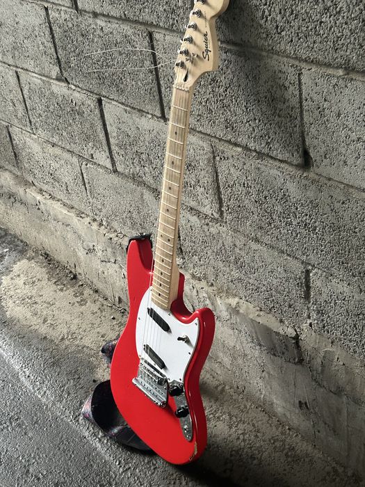 Squier sonic mustang red