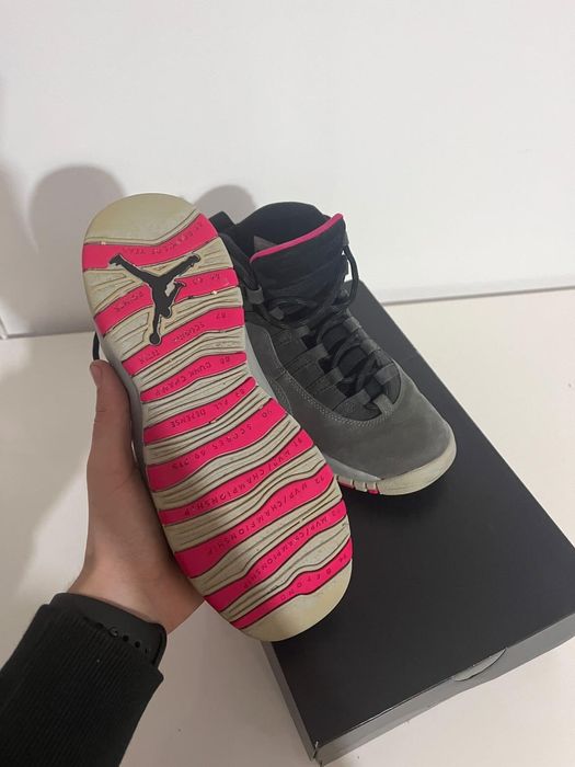 Vând Jordani 10 retro