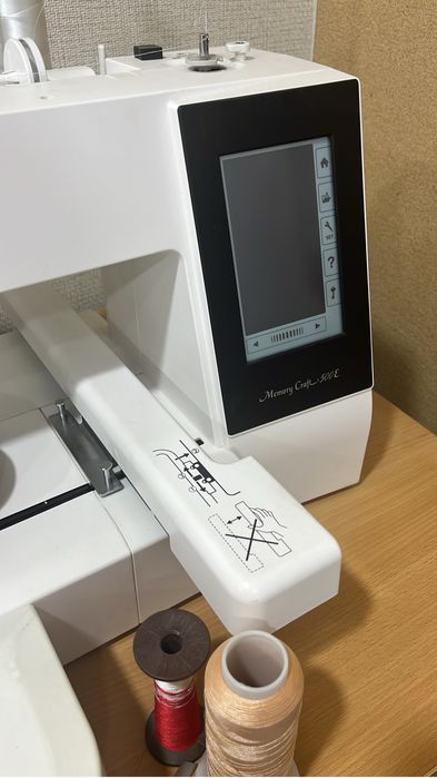 Продам вышивальную машинку