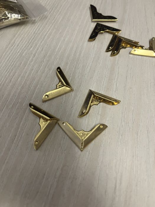 Уголки для блокнотов и папок