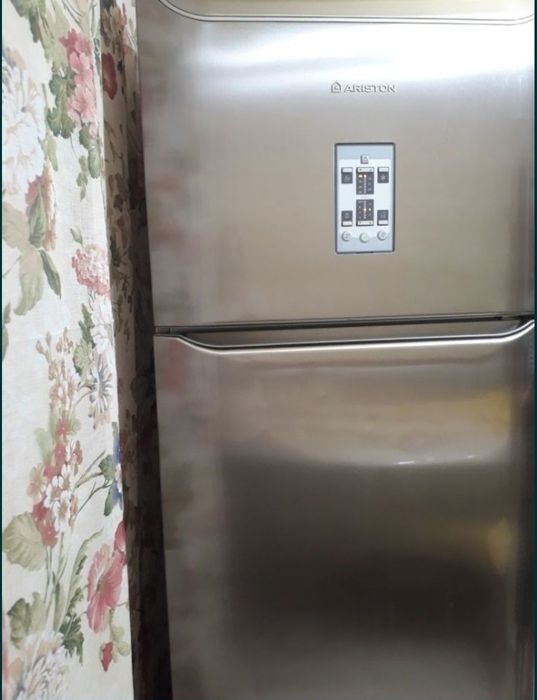 мощный холодильник Аристон
