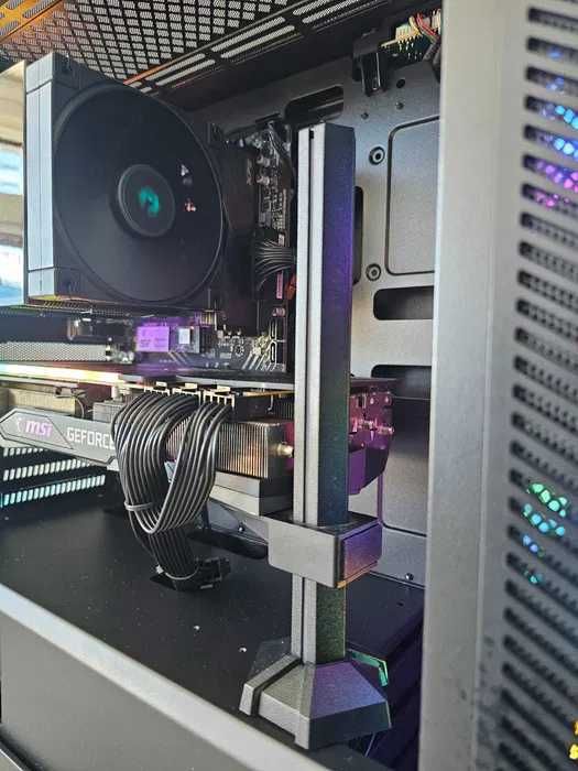 Геймърски Компютър! RTX 4060, Ryzen 7 5700X, 16GB RAM - НОВ