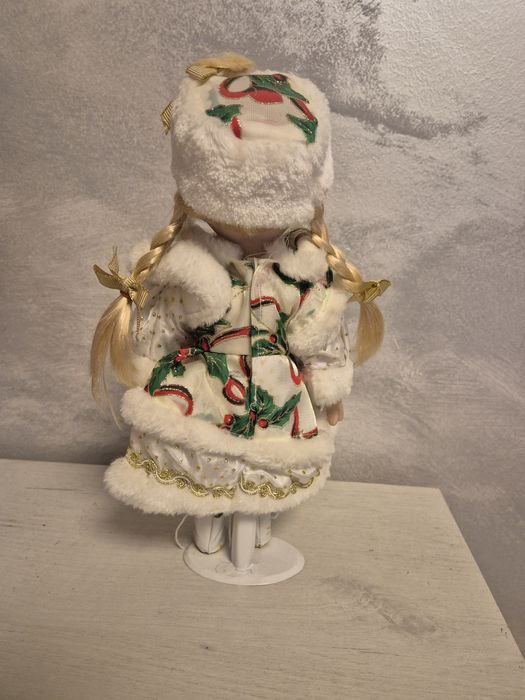 Продавам порцеланови кукли