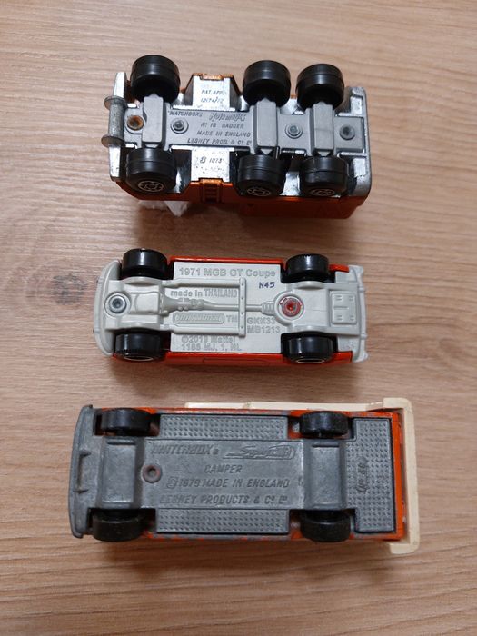 Модели на колички мачбокс 
matchbox Made in England