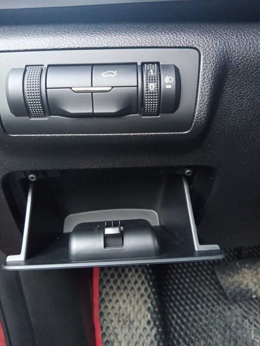 Обшивка под руль с дополнительным кармашком для Chery Tiggo 7 Pro