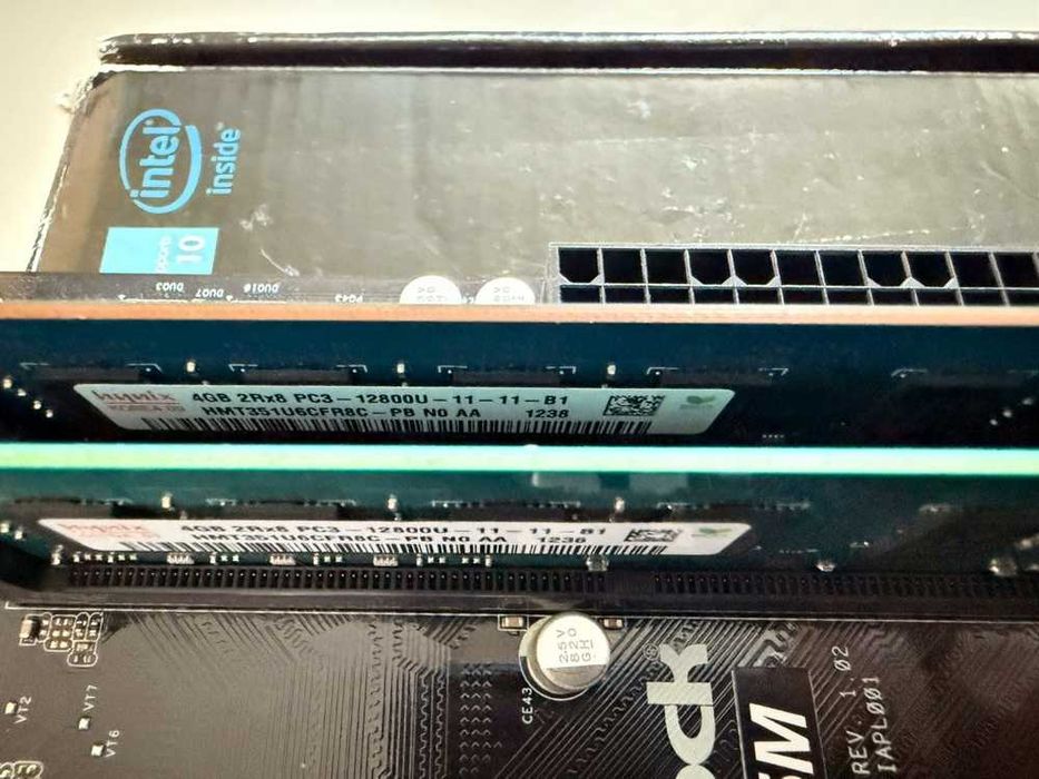 Placa de baza ASRock J3455M, procesor quad core, 2x4GB DDR3, Micro ATX