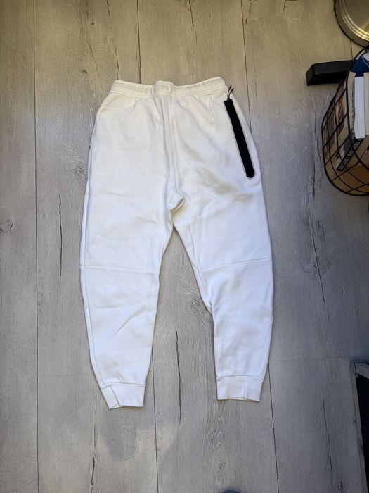 Nike Tech Fleece pantaloni alb marimea M