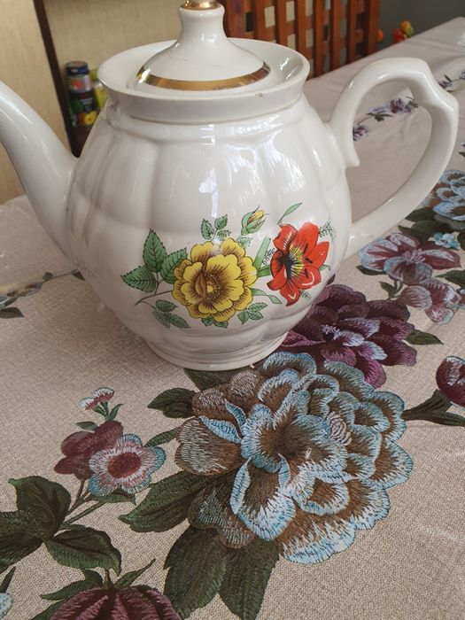 Продам Чайник Для Вашей Кухни в отличном состоянии для Декора.