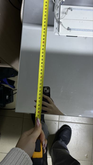 Зеркало, отражающая поверхность