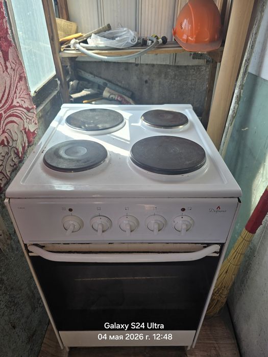 Продам плитку, все работает кроме духовки