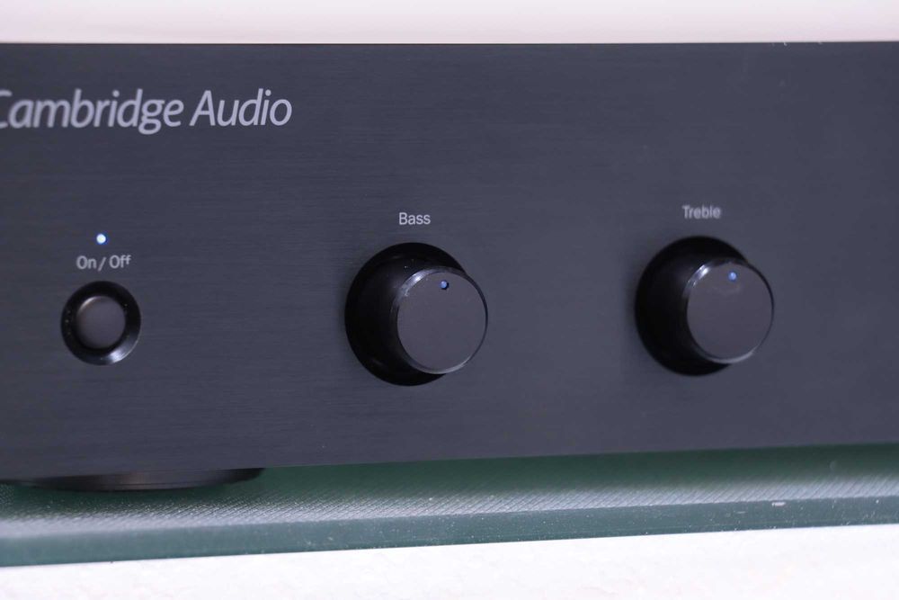Amplificator Integrat Cambridge Audio Topaz AM5,2x45W.