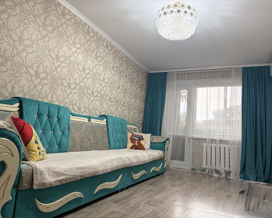 Продаю диван б/у, в хорошем состояний
