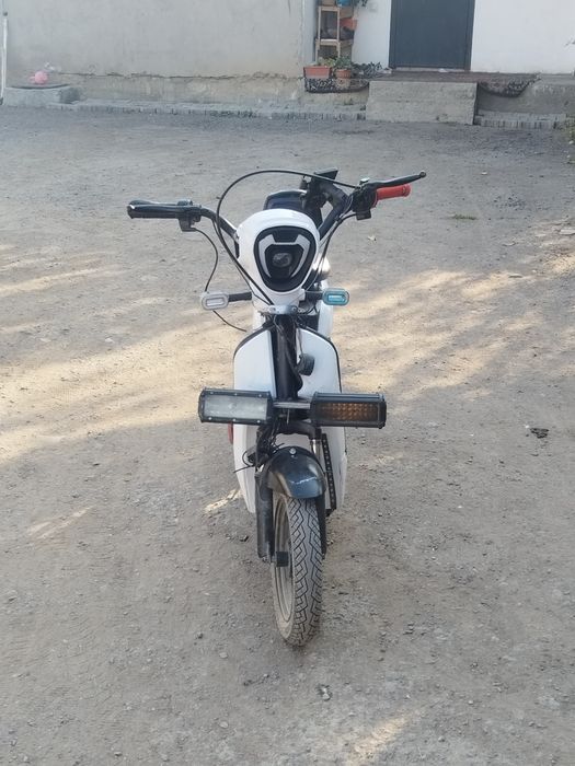 Продам скутер и велосипет