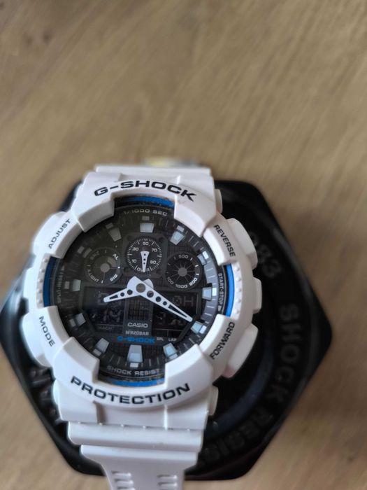 Ръчен часовник G-shock