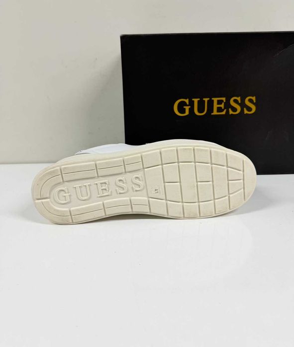 Guess Willen platform