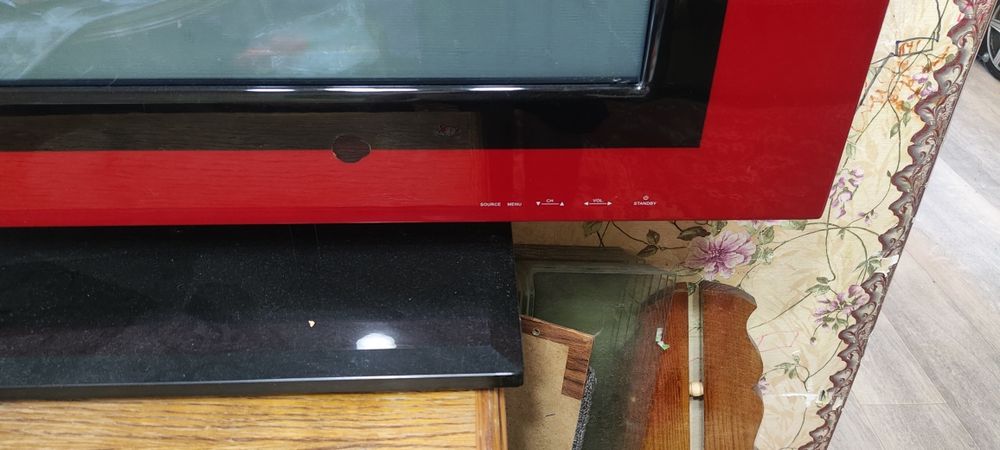 Телевизор Akai 42я диагональ