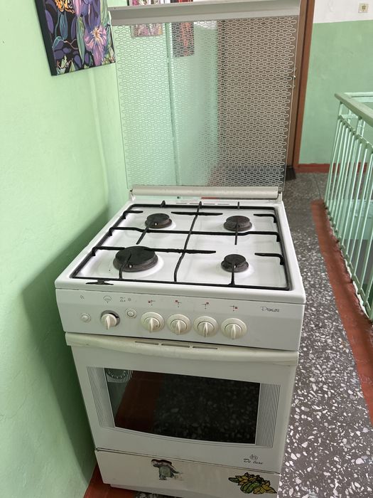Продаю газовую плиту в хорошем состоянии
