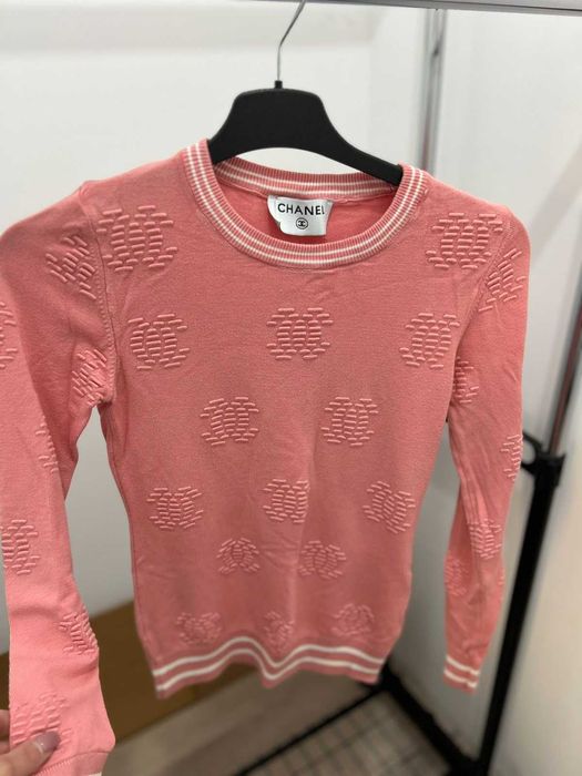 Блуза с дълъг ръкав.