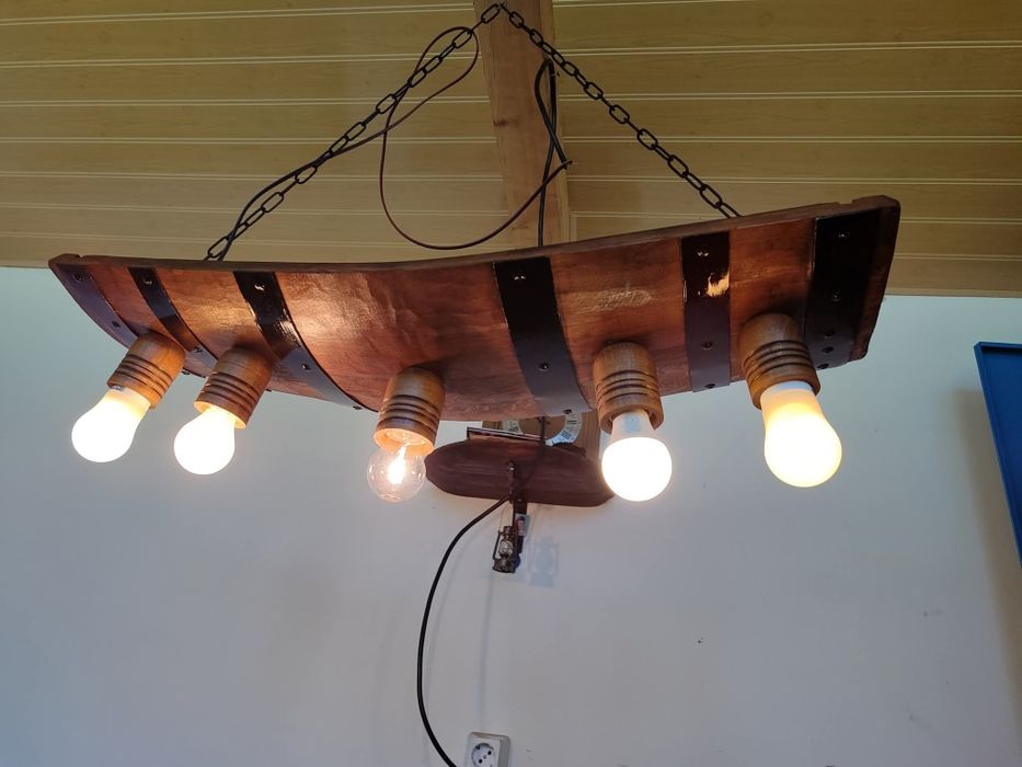 Полилеи, лампи ,осветление от автентични дъбови бъчви с ръчно изработе