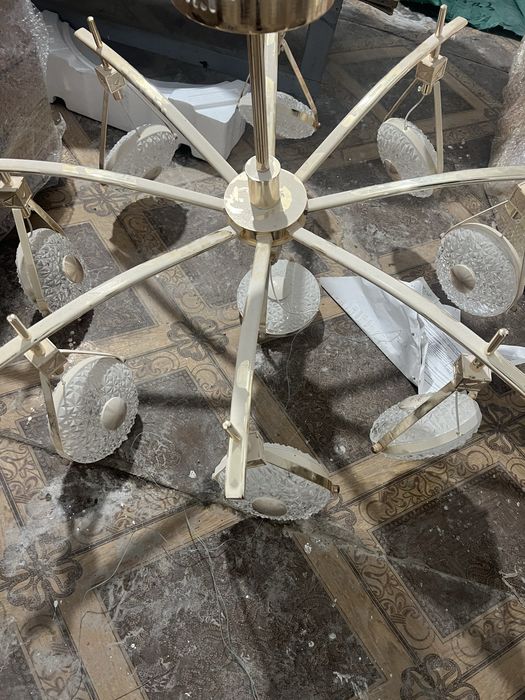 Продам люстры после ремонта