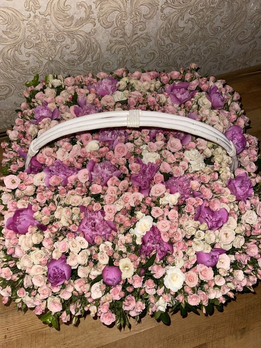 Букет цветов в корзине