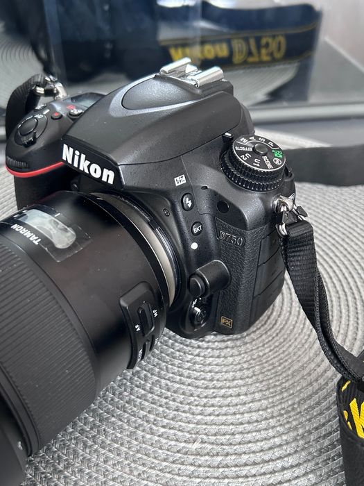 Nikon D750 + Tamron SP 45mm f / 1.8 DI VC USD
