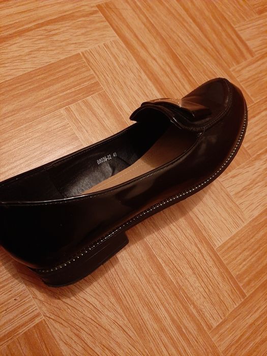 Продам туфли женские