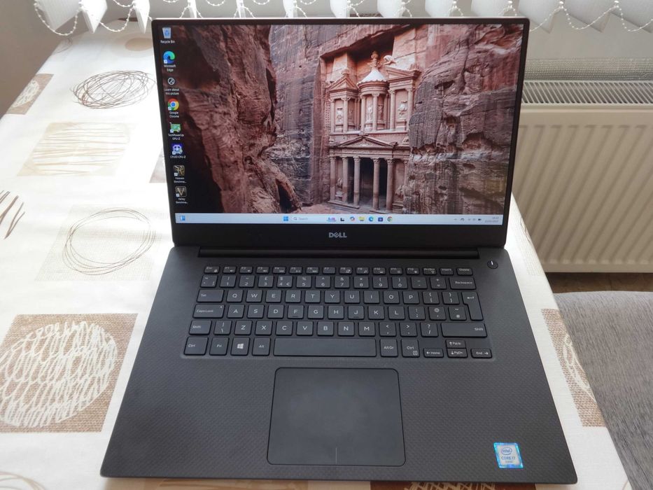 Лаптоп Dell Precision 5510 - 15.6"-i7-6820HQ 2.7Ghz/32GB RAM/SSD 512GB