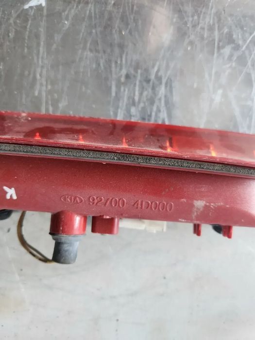 Lampa Stop Suplimentar Frana Kia Carnival An 2007-2008-2009-2010-2011-2012-2013-2014 - Dezmembrari