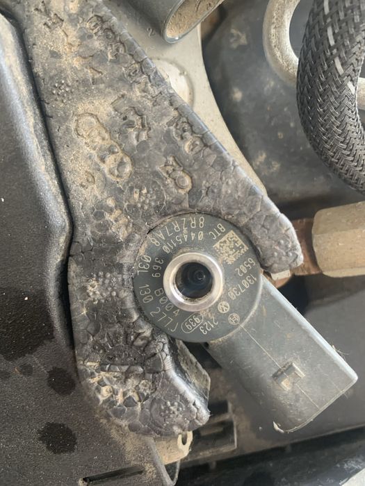 Injectoare Audi A5 2.0 TDI 177CP A4 B8 A6 Passat B7 Crafter 0445110369