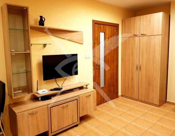Дава се под наем Едностаен апартамент в Варна, Център - 35 кв.м за 328.95 € - Снимка #1