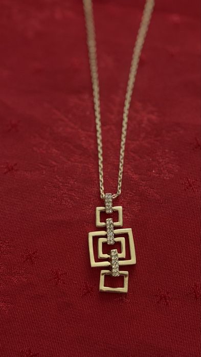 Vând set bijuterii  IMITAȚIE aur! (NU SUNT DIN AUR)