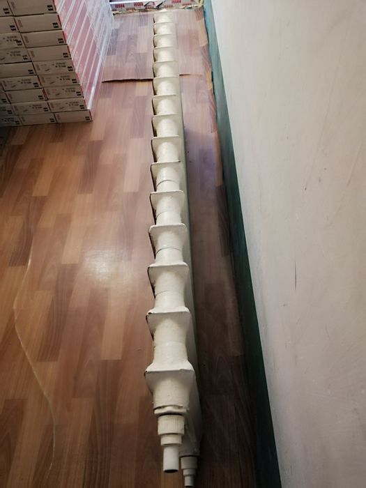 Продаю чугунную батарею.