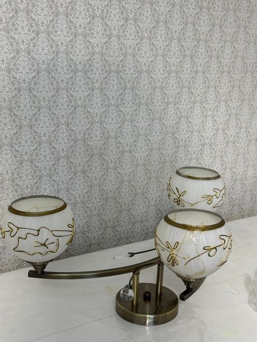 Продам люстру 1500тг