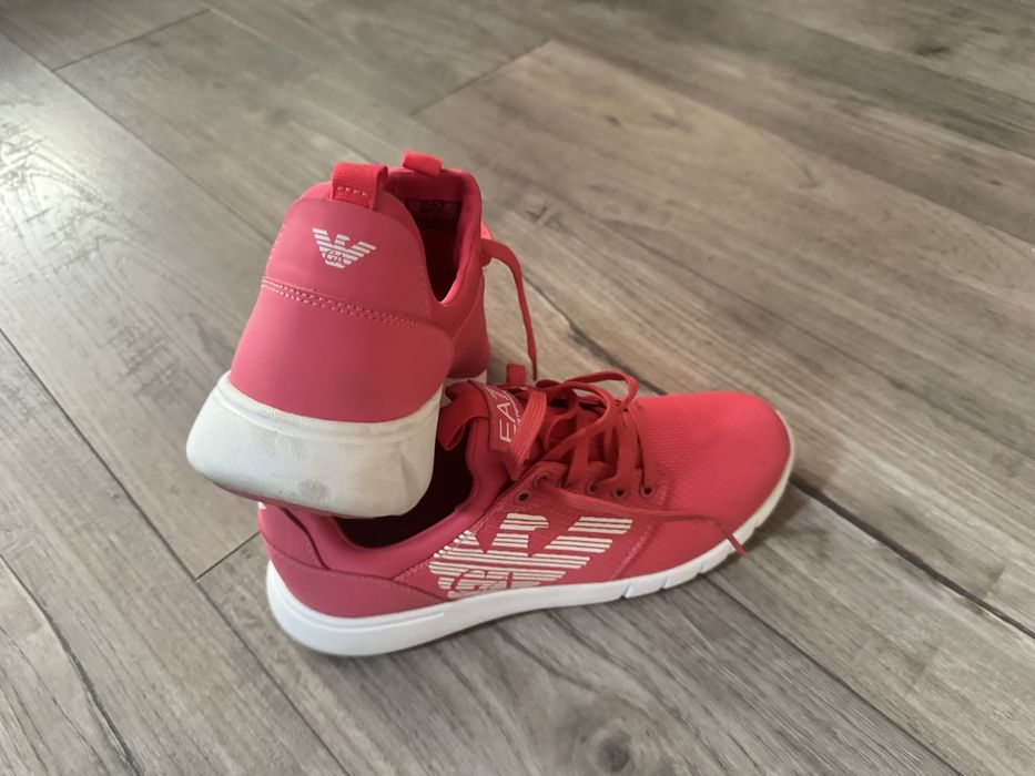 Маратонки Армани и Joma