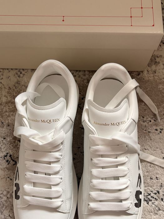 Alexander McQueen Graffiti White Black marimea 42