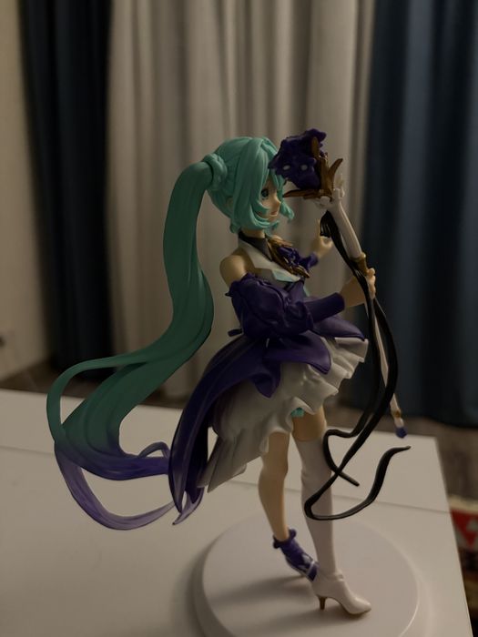 Hatsune Miku figure