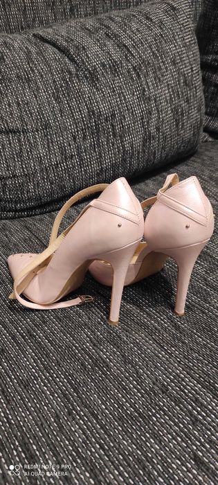 Елегантни дамски обувки