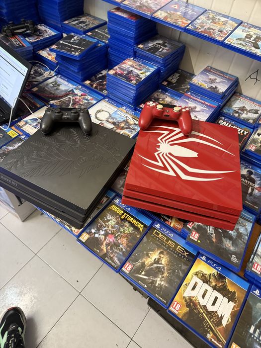 PlayStation 4 Pro ediție limitată Spider-Man și The Last of Us 2