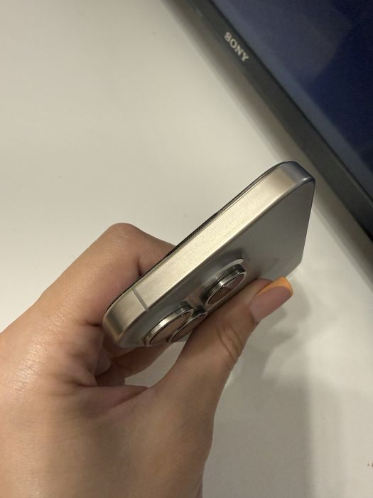 Продам iphone 15 pro 512 gb