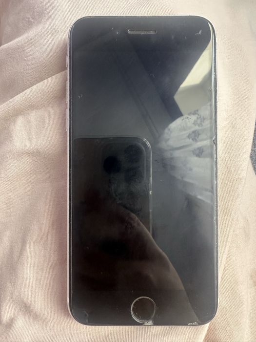iphone SE 2020год 128 Гб