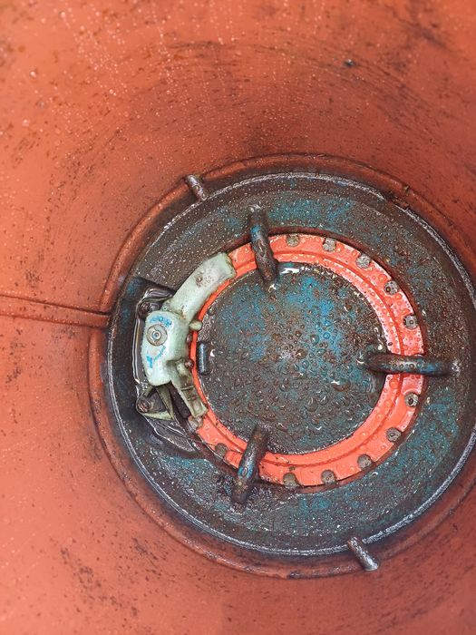 Semanatoare de porumb pe 4 randuri cu fertilizare