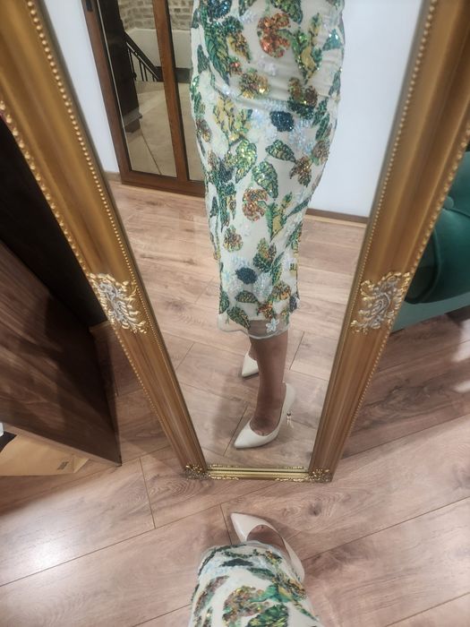 Пла с пайети, С размер