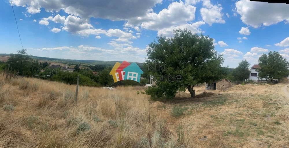 Парцел в Варна, област-с.Константиново площ 823 цена 33500